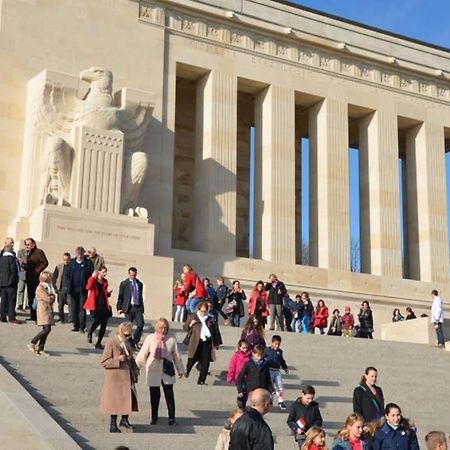 F2 Proche Gare Et Toute Commodite Château-Thierry Exterior foto